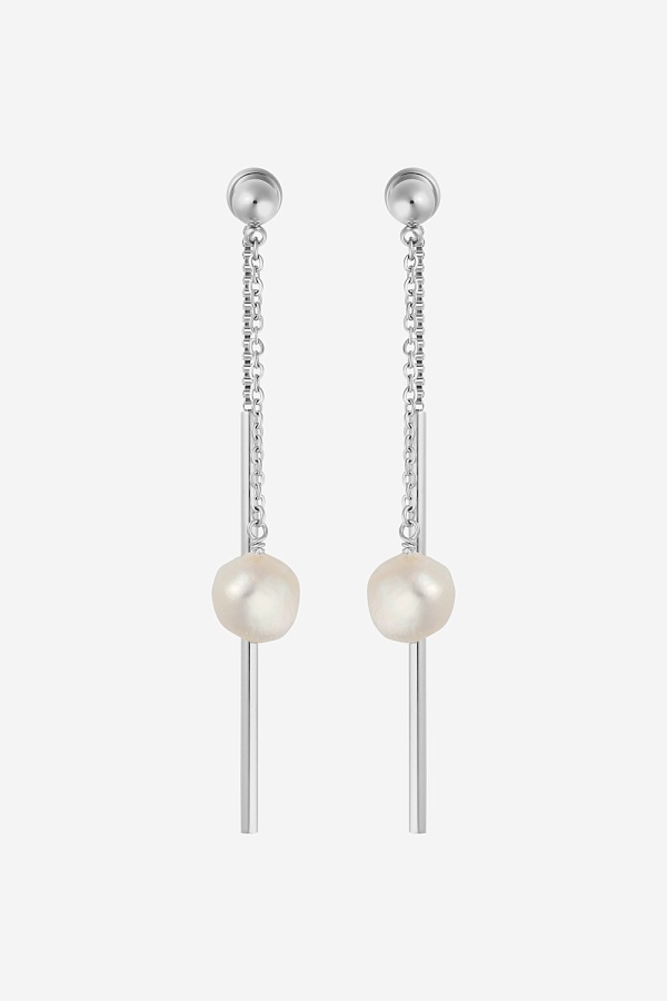 Серьги с жемчужинами на цепочке