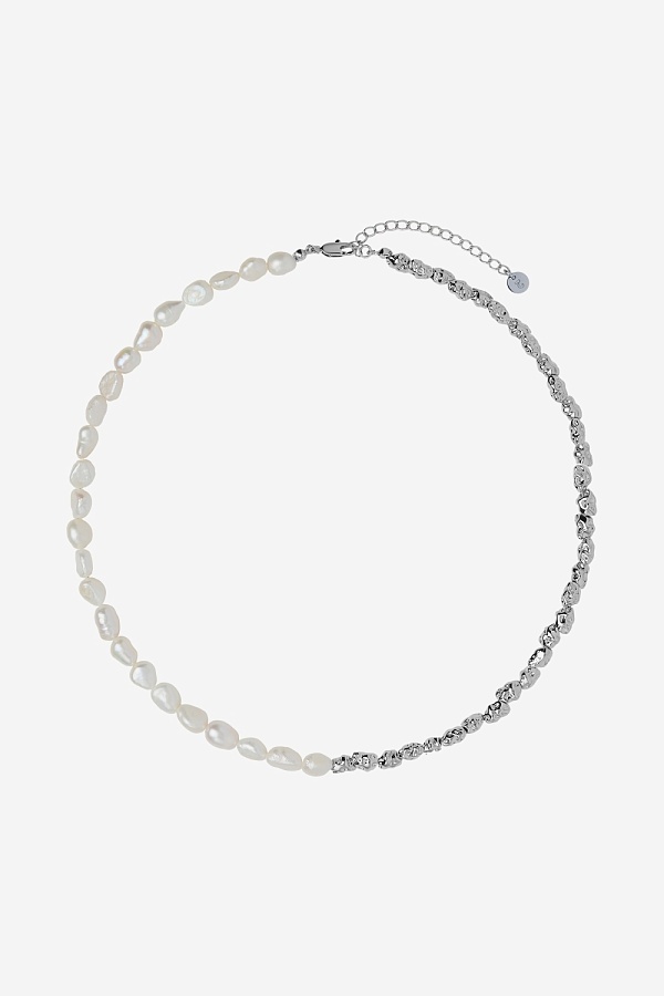 Колье из натурального жемчуга ассиметричное