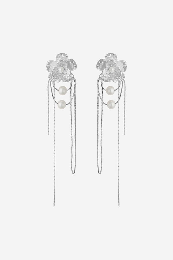 Серьги-цветы с жемчужинами и цепочками